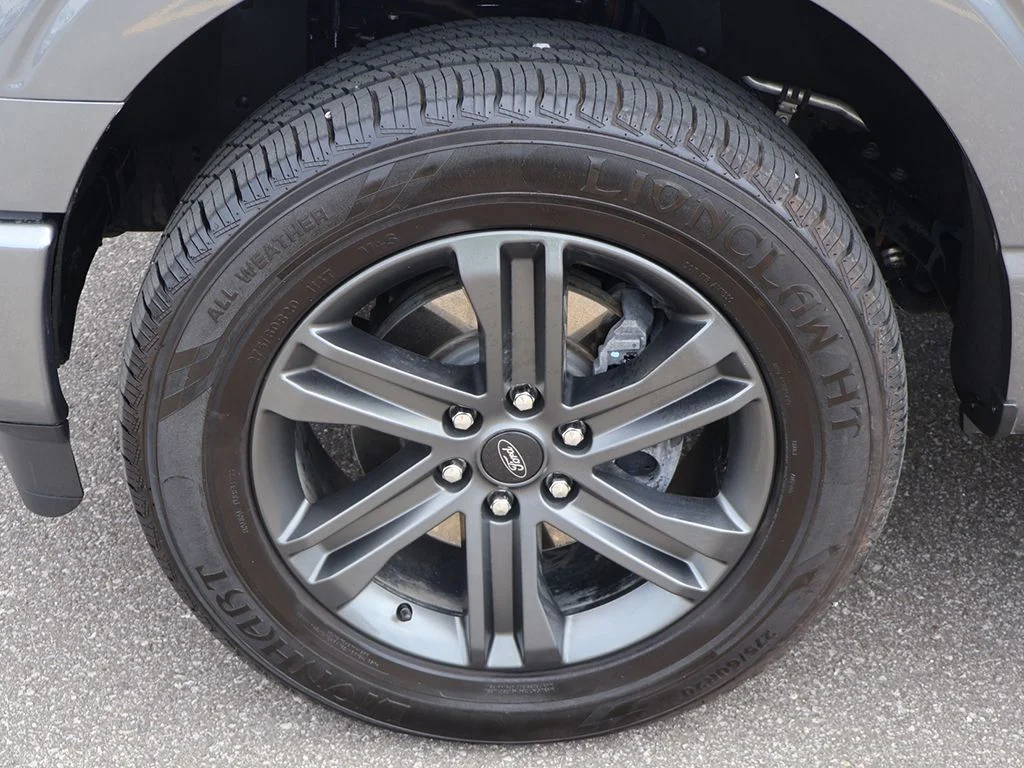 Used 2023 Gray Ford Lariat image 21
