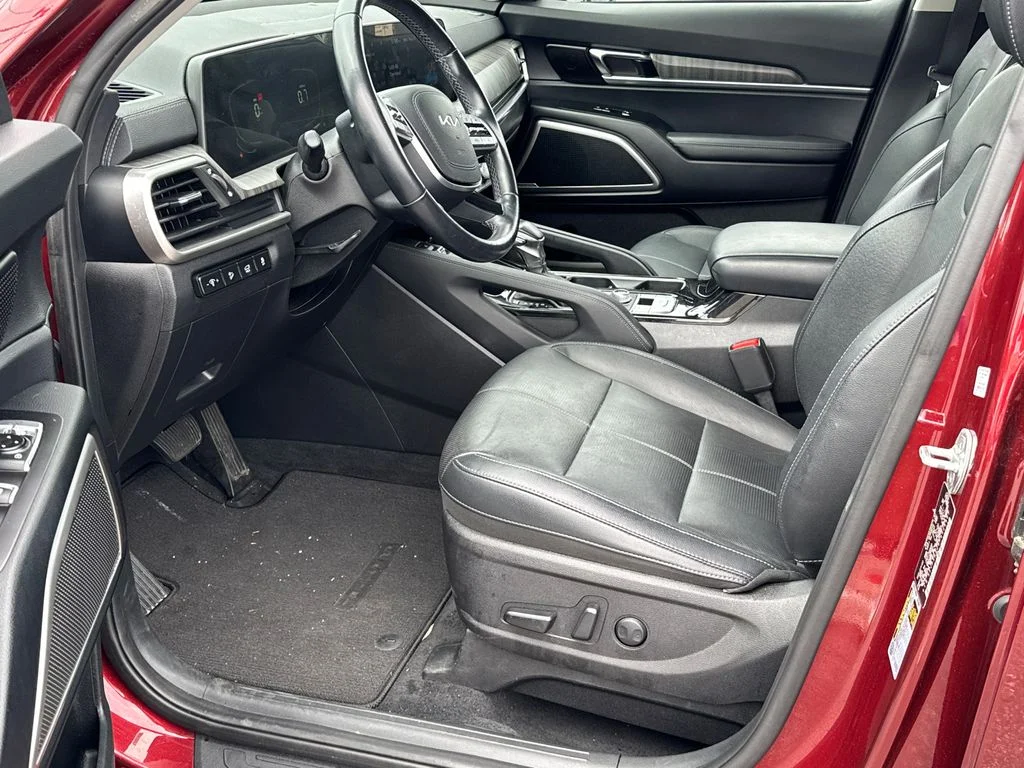 Used 2023 Red Kia EX image 9