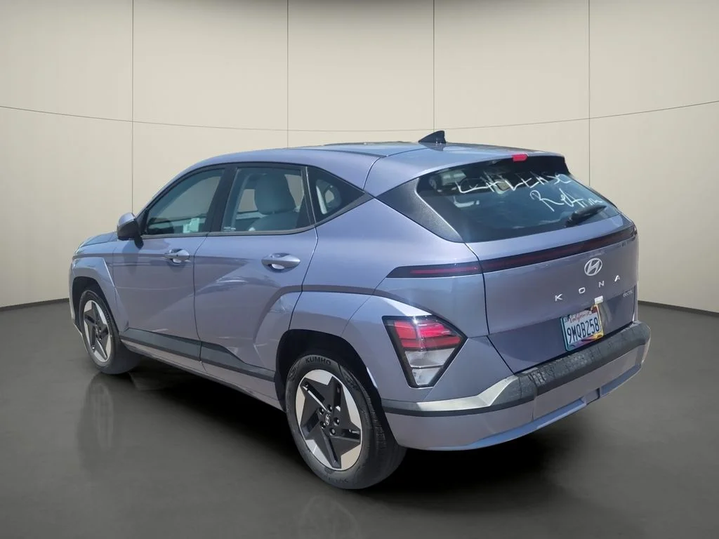 Used 2024 Blue Hyundai SE image 5