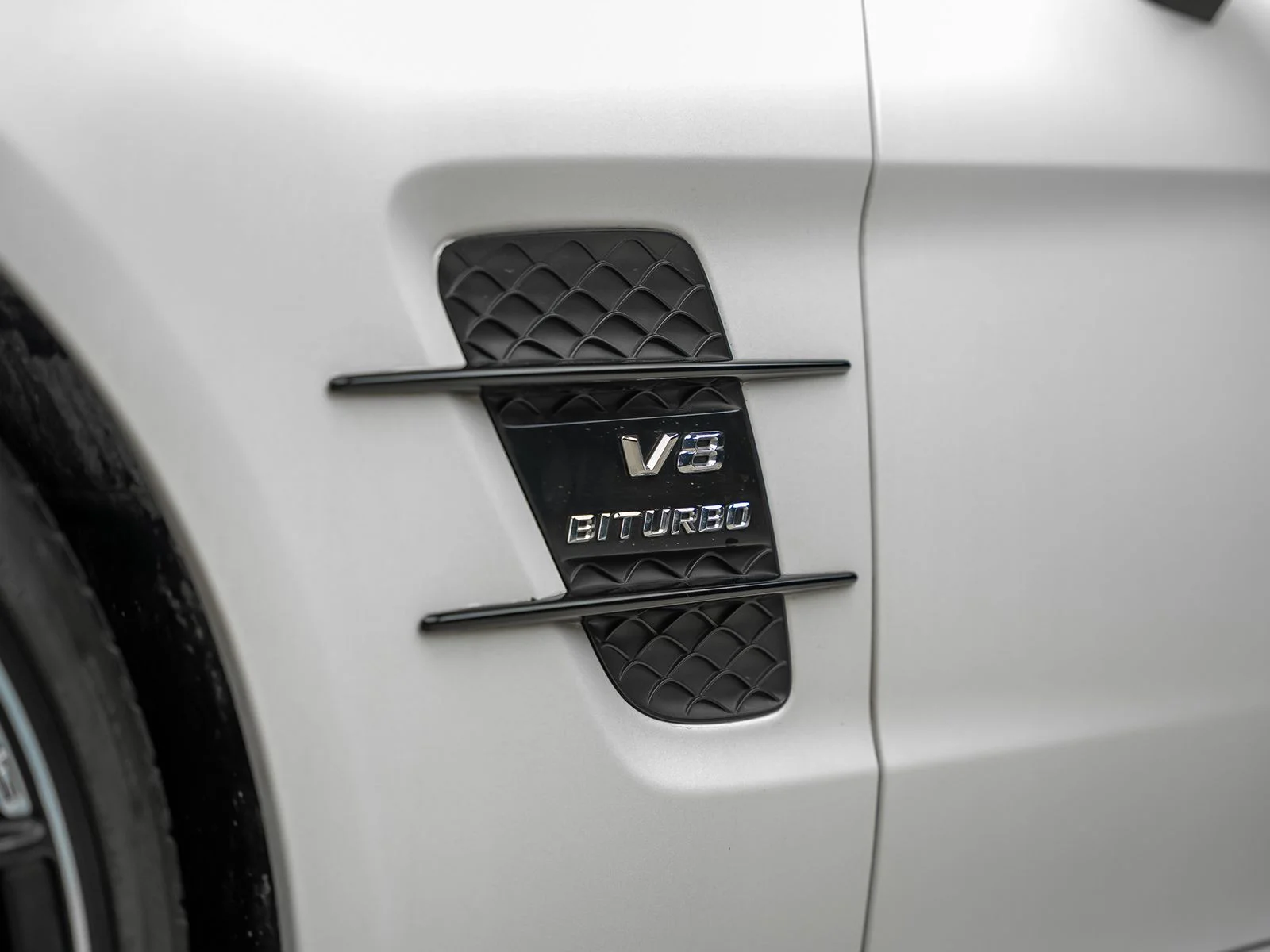Used 2017 White Mercedes-Benz SL 63 AMG® image 33