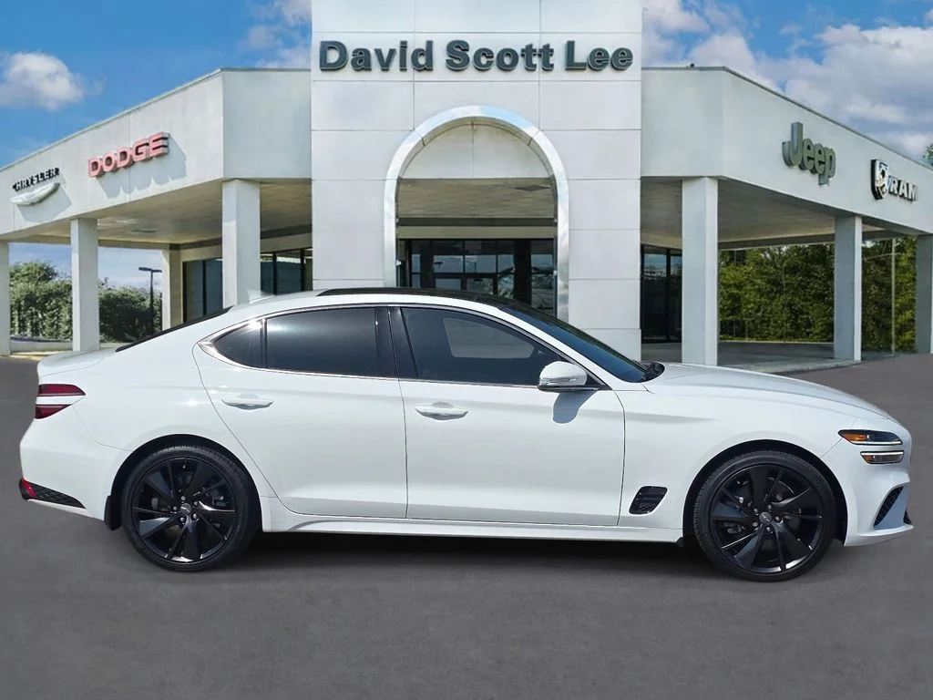 Used 2023 White Genesis 3.3T image 5