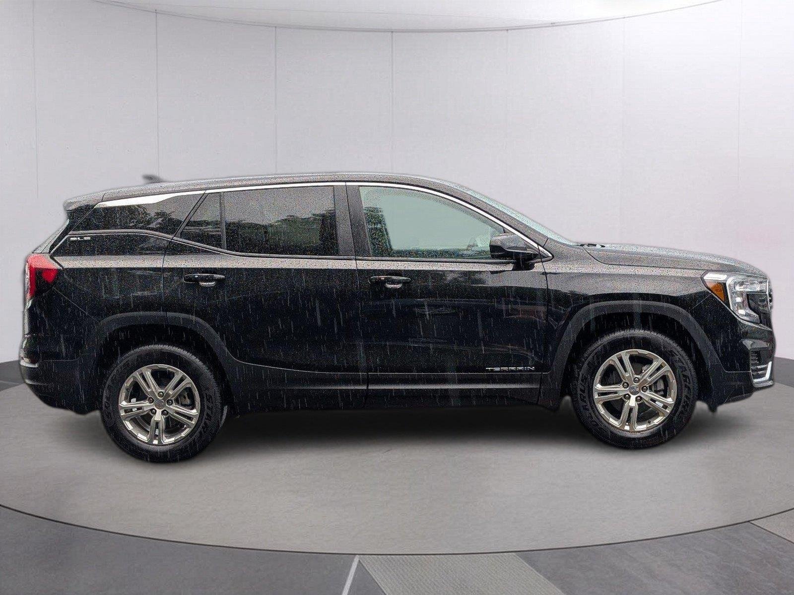 Used 2024 Ebony Twilight Metallic GMC SLE image 6