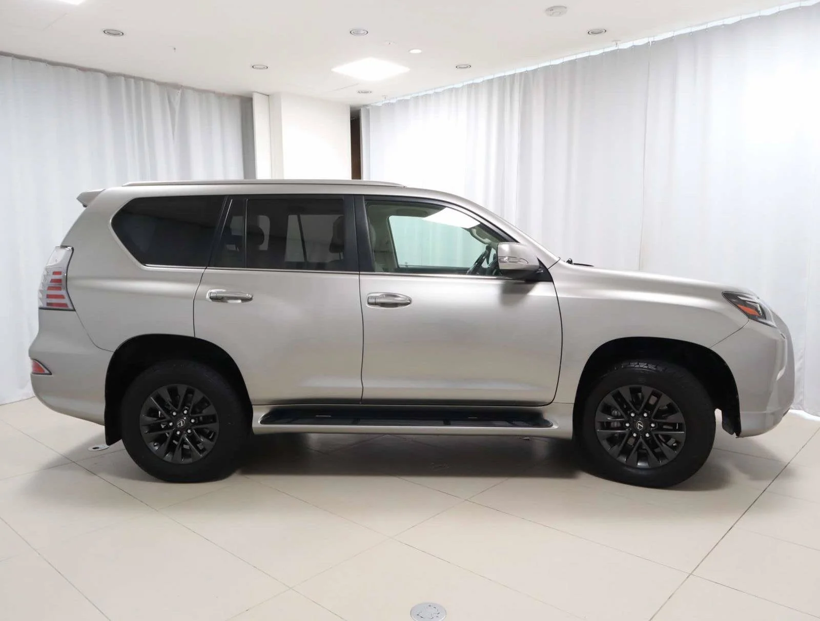 Used 2020 Silver Lexus GX 460 Premium image 6