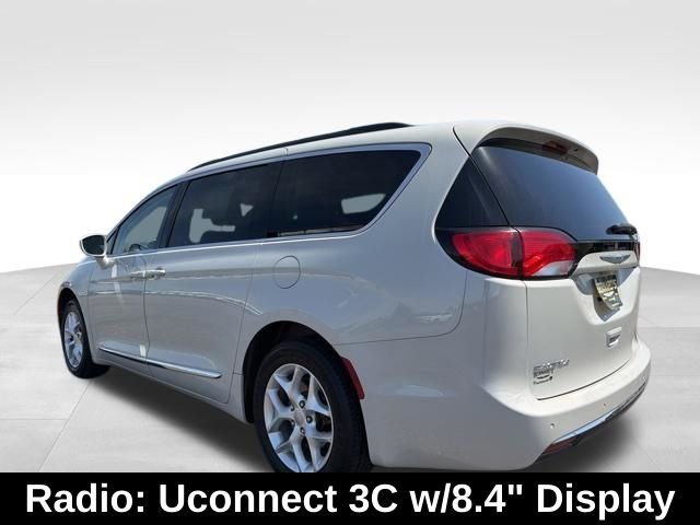 Used 2017 White Chrysler Touring L image 8