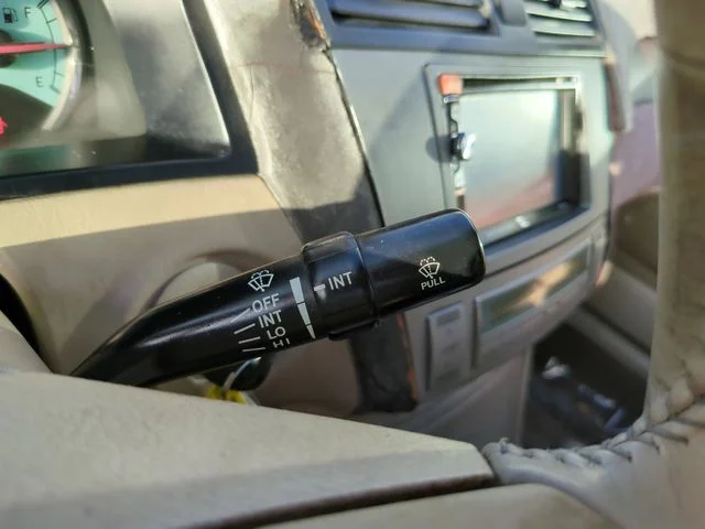 Used 2006  Toyota SLE image 30