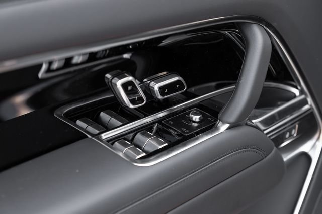 New 2026 Charente Grey Land Rover SE image 55