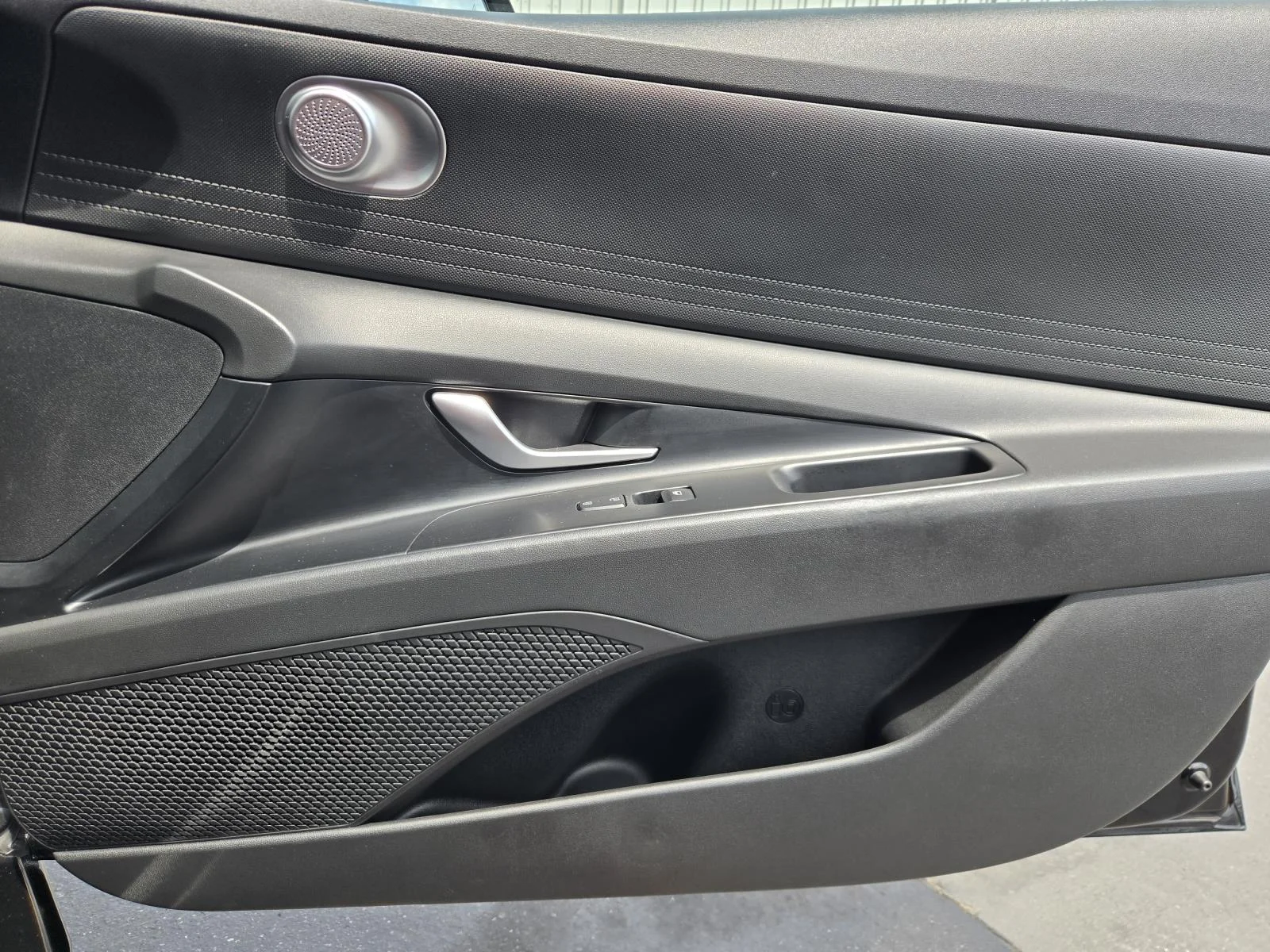 Used 2022 Phantom Black Hyundai SEL IVT image 32