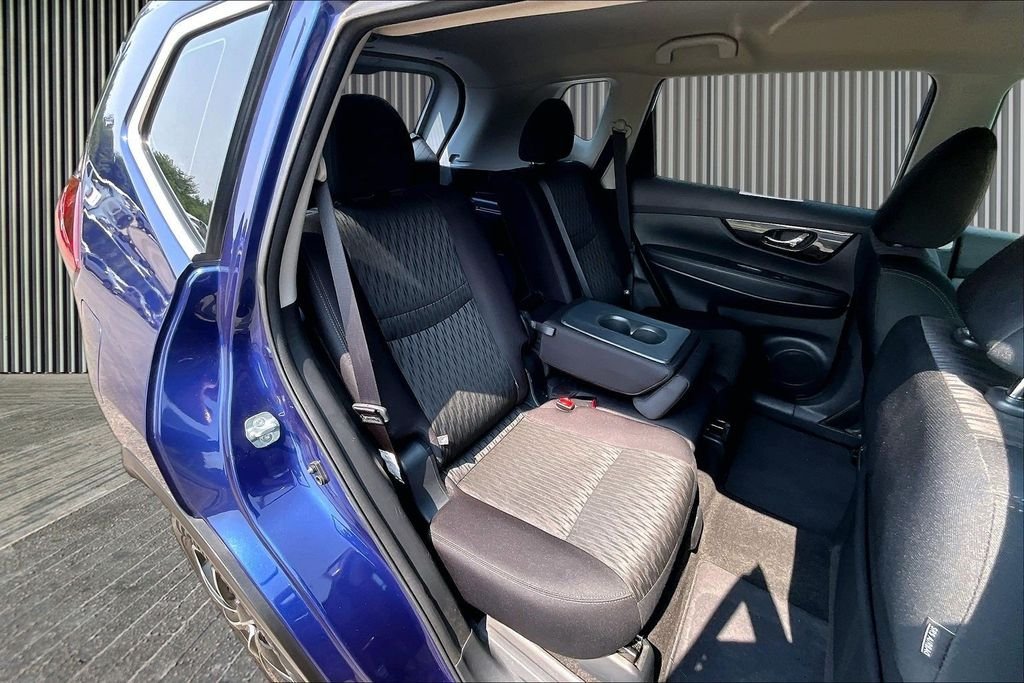 Used 2018 Blue Nissan S image 27