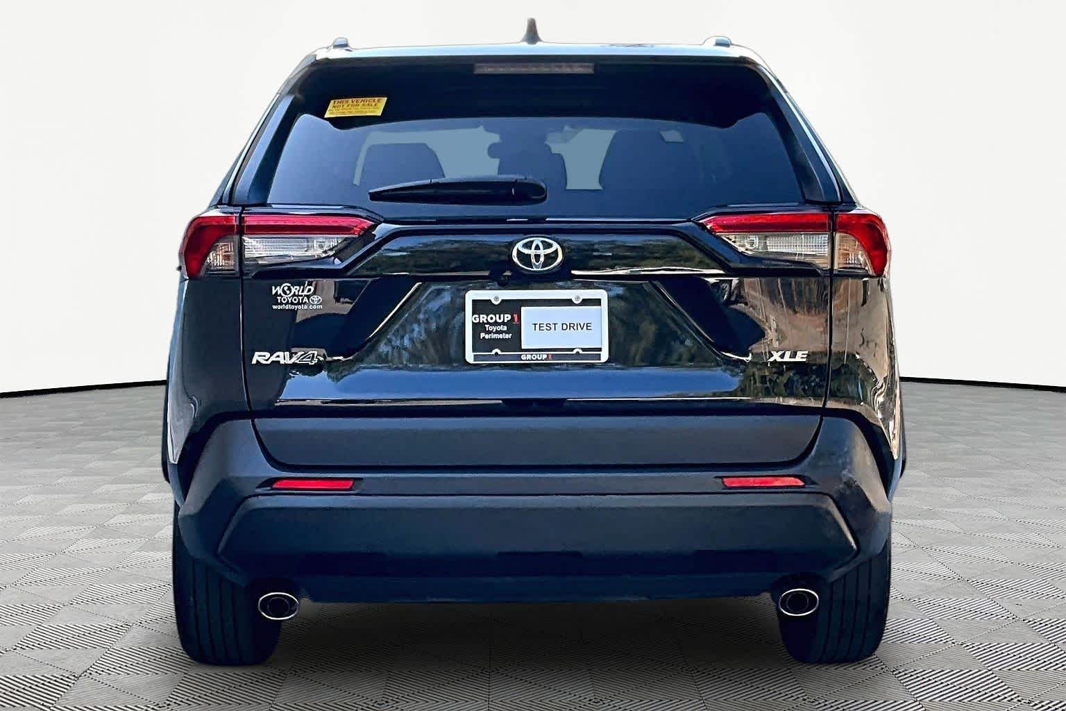 Used 2025 Midnight Black Metallic Toyota XLE image 5