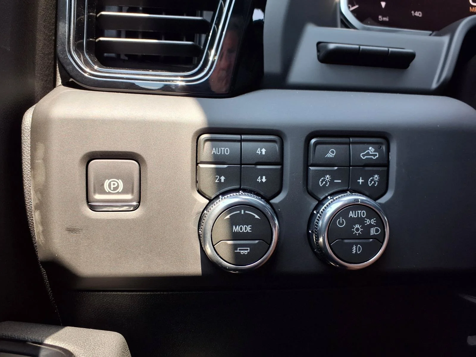 2026 GMC Sierra 2500HD AT4 - Photo 13