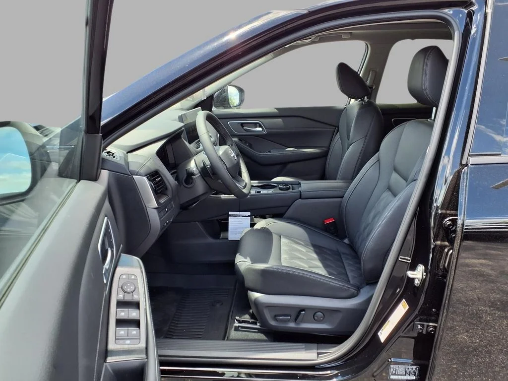 New 2026 Super Black Nissan Platinum image 22