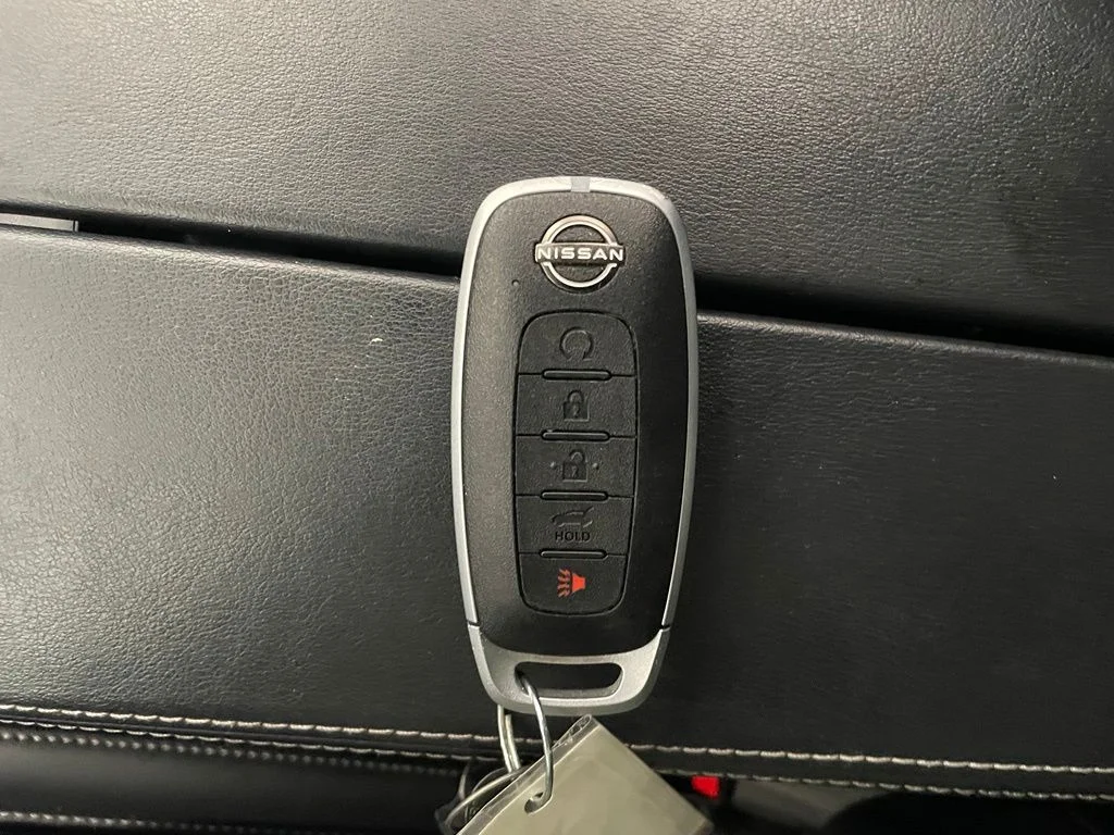 Used 2024 Gray Nissan Platinum image 18