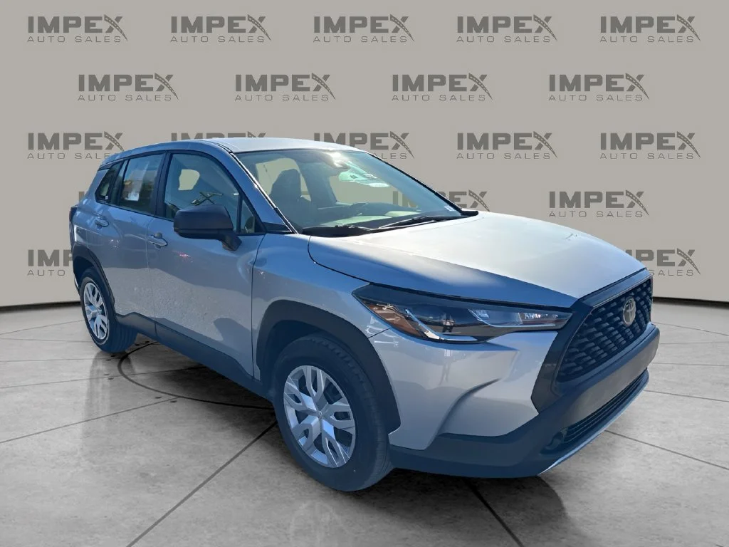 Used 2022 Silver Toyota L image 7