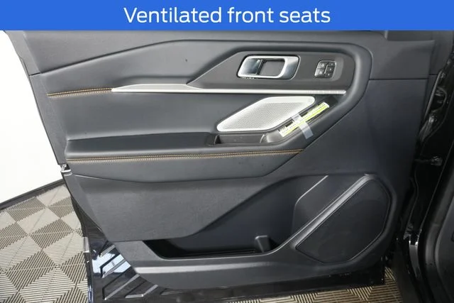 New 2026 Agate Black Metallic Ford Tremor® image 25