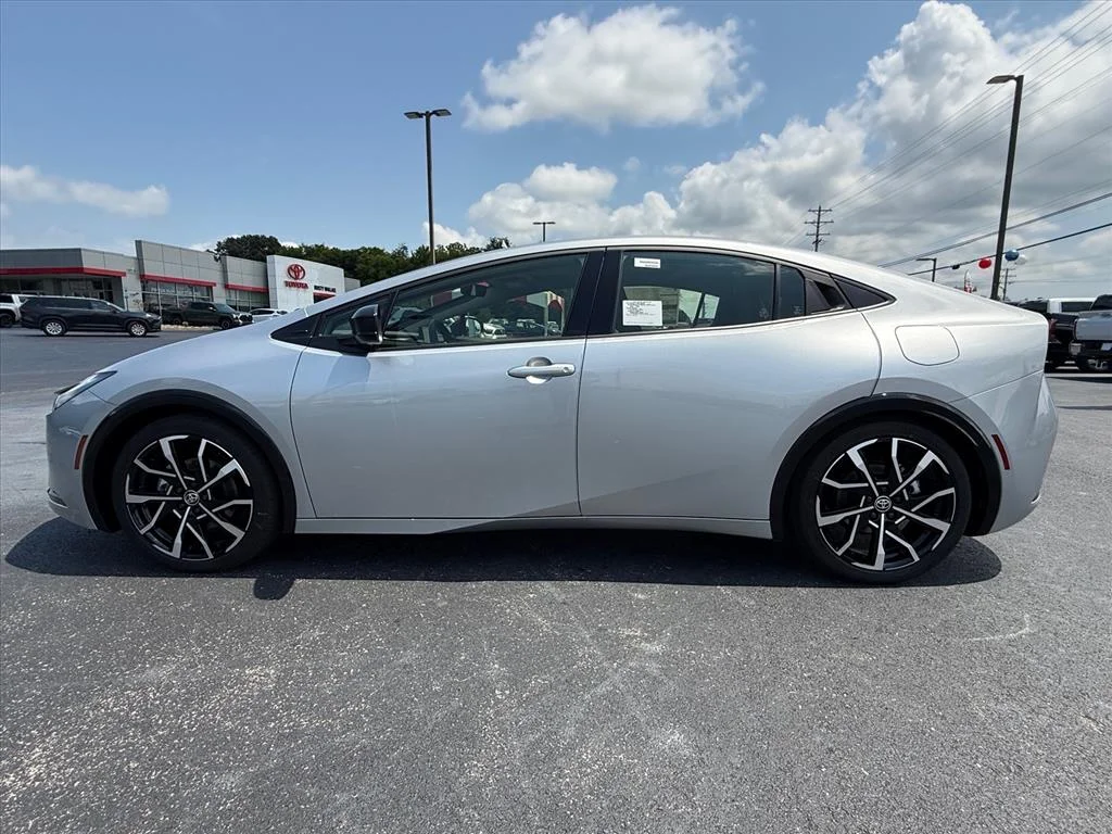 2026 Toyota Prius Plug-in Hybrid  XSE