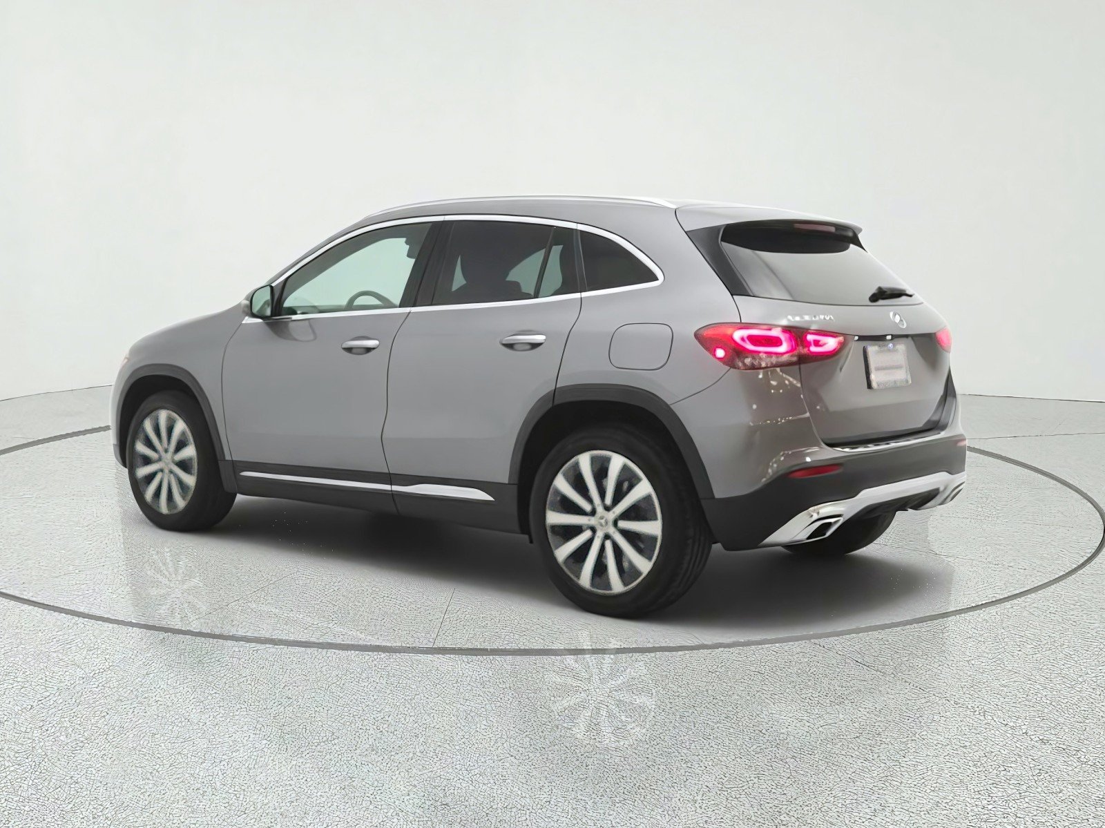 Used 2023 Mountain Grey Metallic Mercedes-Benz GLA 250 SUV image 7