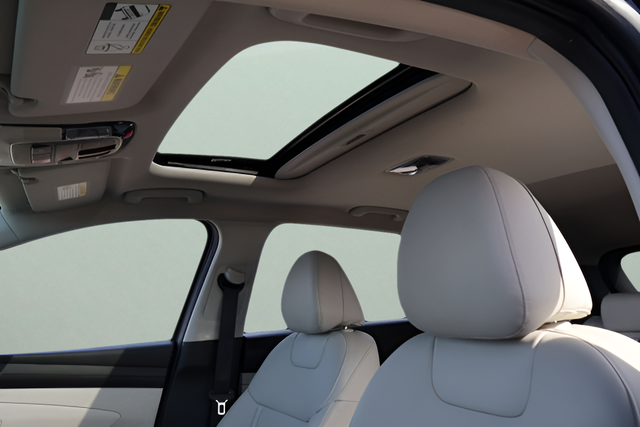 Used 2025 Gray Hyundai SEL Convenience image 19
