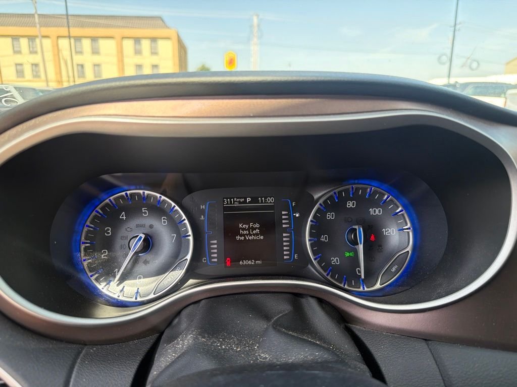 Used 2023 White Chrysler LX image 10