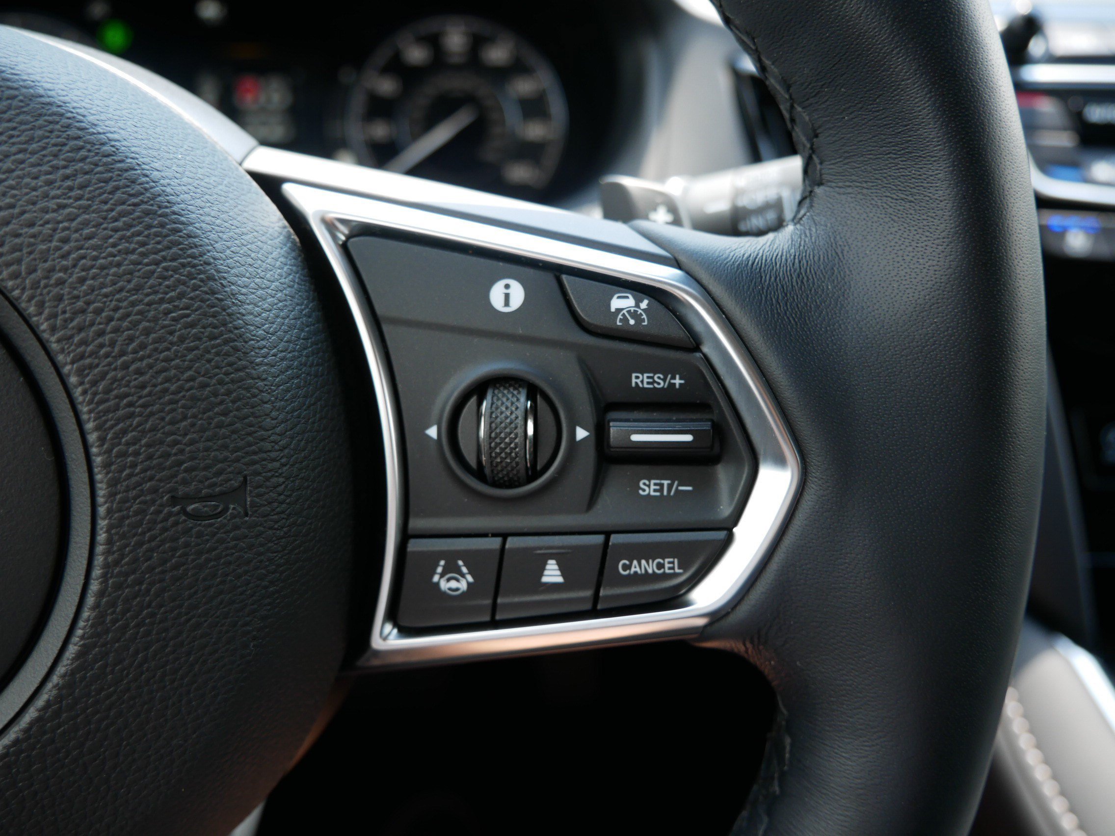 Used 2025 Majestic Black Pearl Acura w/Advance Package image 29