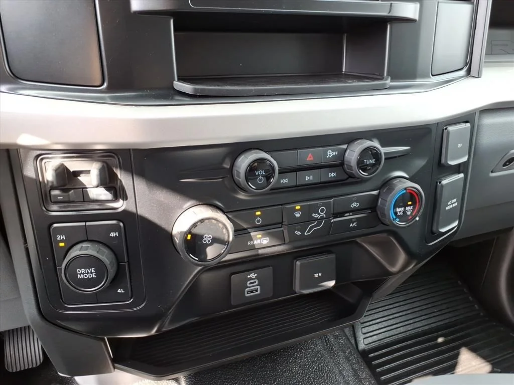 2026 Ford F-350 Super Duty Chassis Cab XL - Photo 22