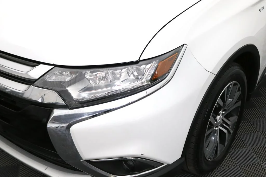 Used 2016 White Mitsubishi GT image 10