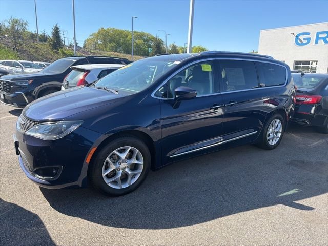 2017 Chrysler Pacifica Touring-L Plus's photo