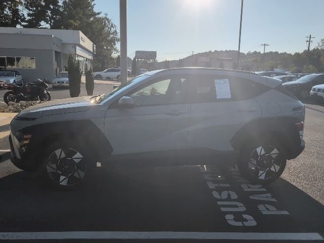 Used 2025 Gray Hyundai SEL image 4