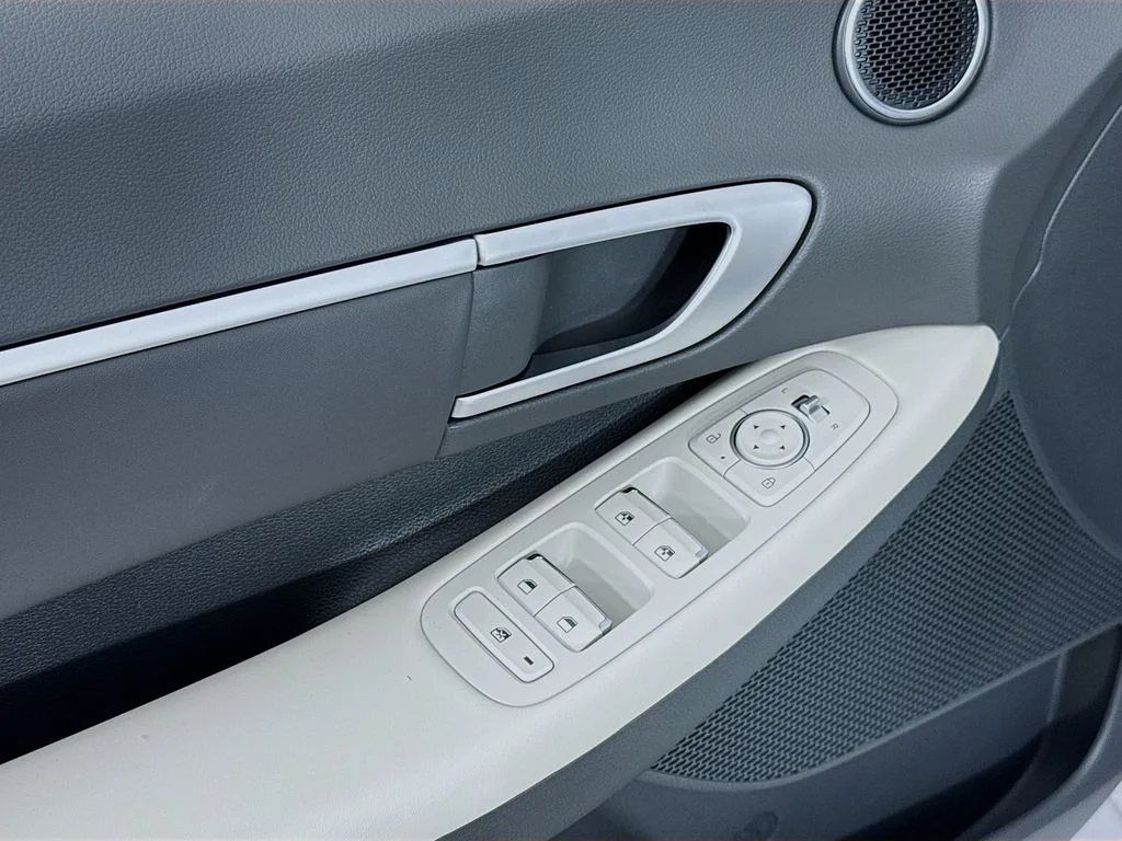 New 2026 Serenity White Hyundai SEL Sport image 17