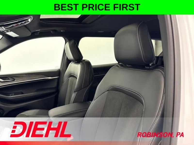 New 2026 Bright White Clear-Coat Exterior Paint Jeep  image 21