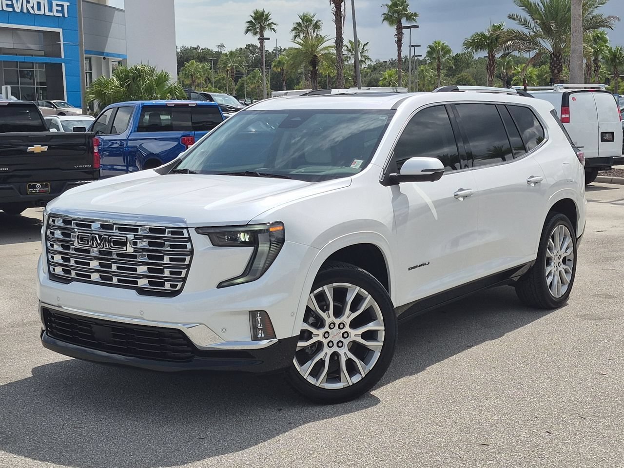 Used 2025 White Frost Tricoat GMC Denali image 1