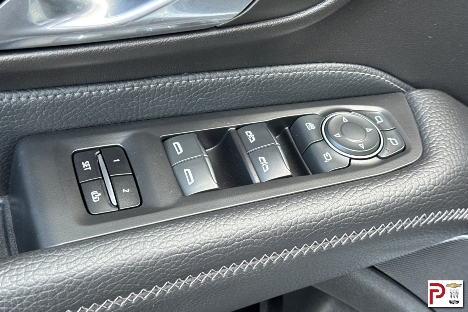 Used 2023 White GMC Denali image 12