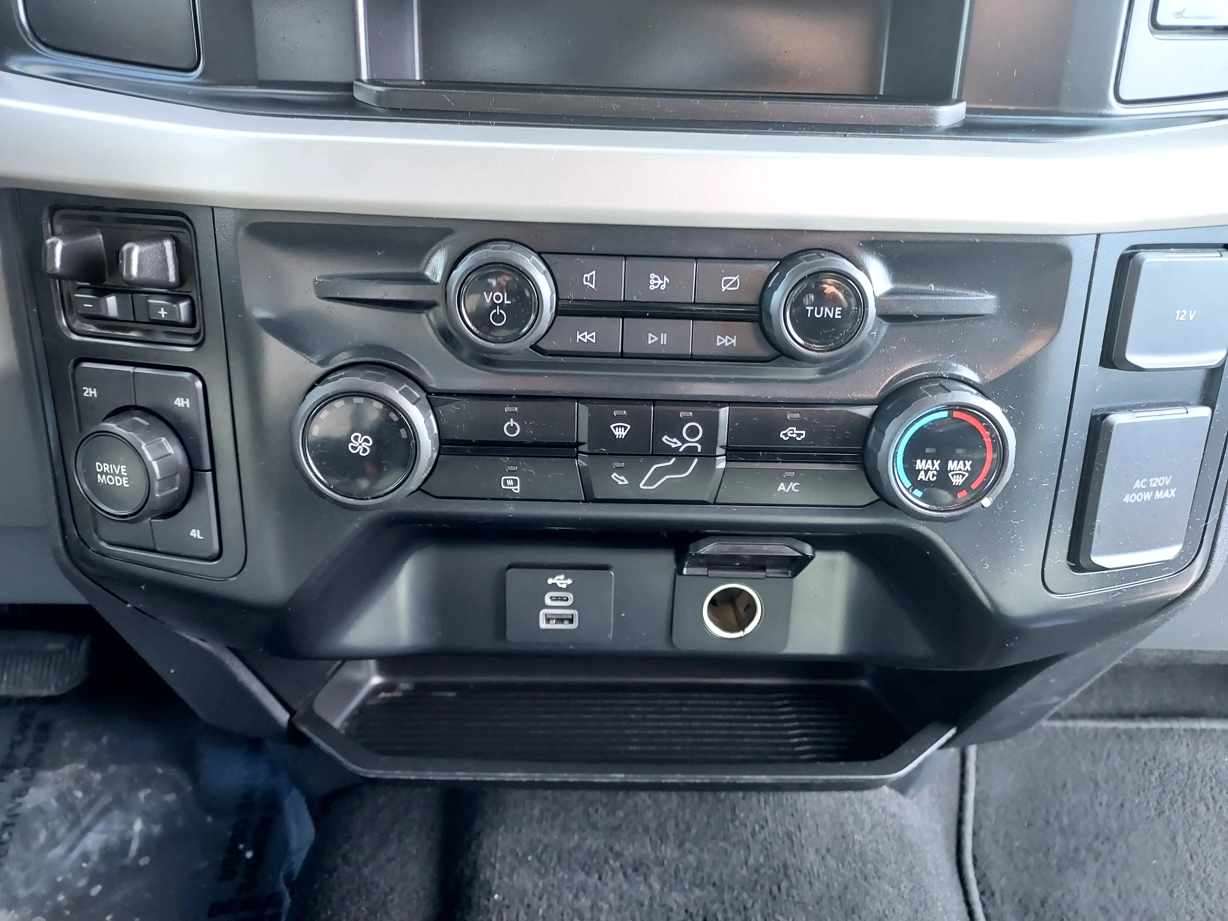 Used 2024 White Ford XLT image 25
