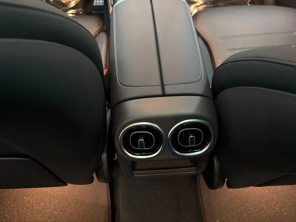 New 2026 Black Mercedes-Benz GLC 300 image 22