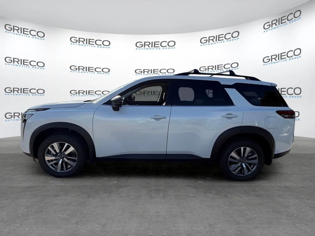 New 2026 Everest White Pearl TriCoat Nissan SL image 4