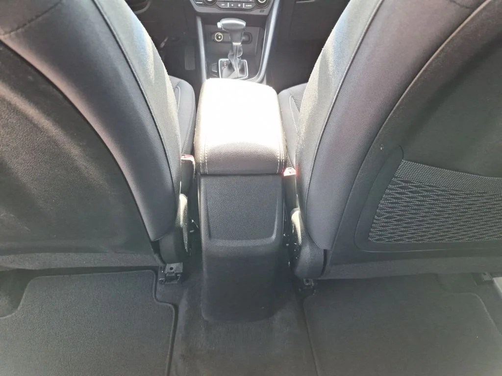 Used 2020 White Kia LXS image 31