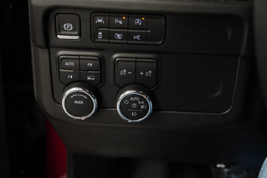 2025 Chevrolet Tahoe RST - Photo 26