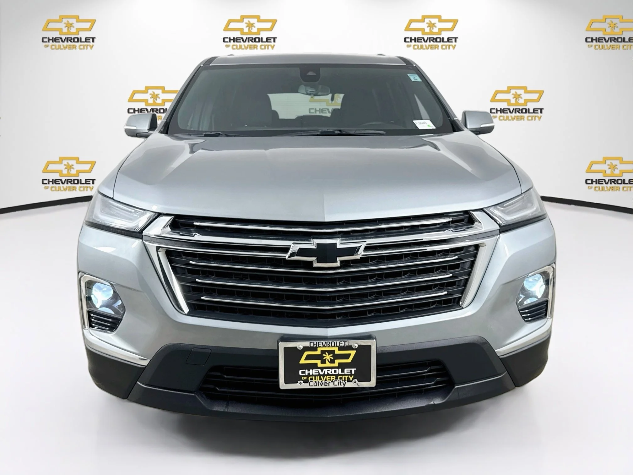 Used 2023 Sterling Gray Metallic Chevrolet LT Cloth image 2