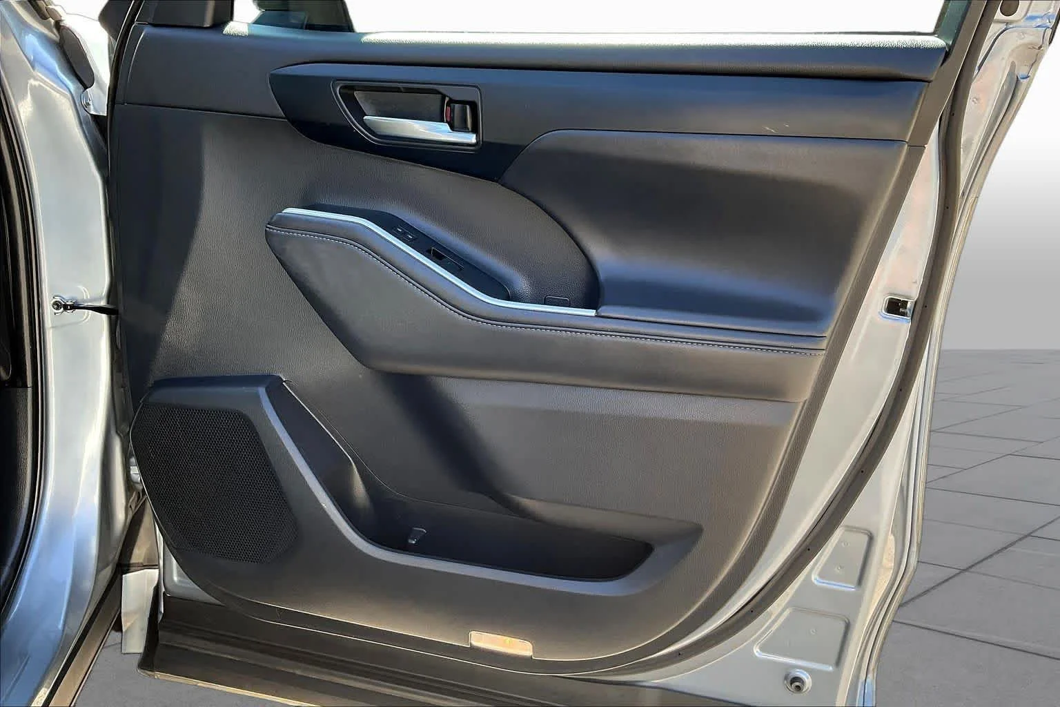 Used 2022 Moon Dust Toyota XLE image 23