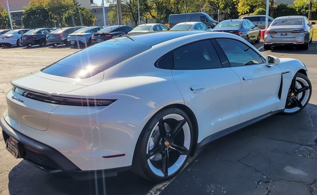 2022 PORSCHE TAYCAN - Image 6