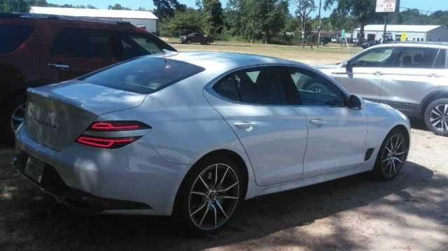 Used 2025 White Genesis 2.5T image 3