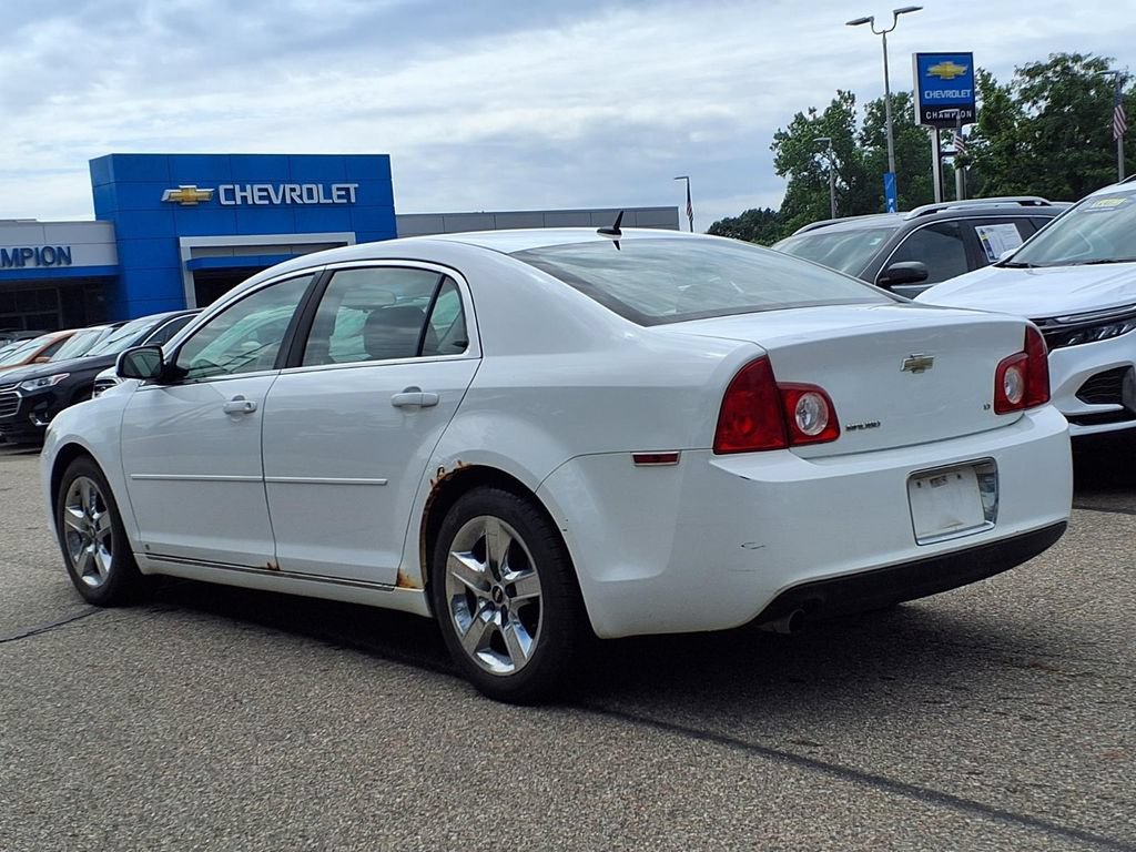 Used 2009 Summit White Chevrolet LT w/1LT image 6