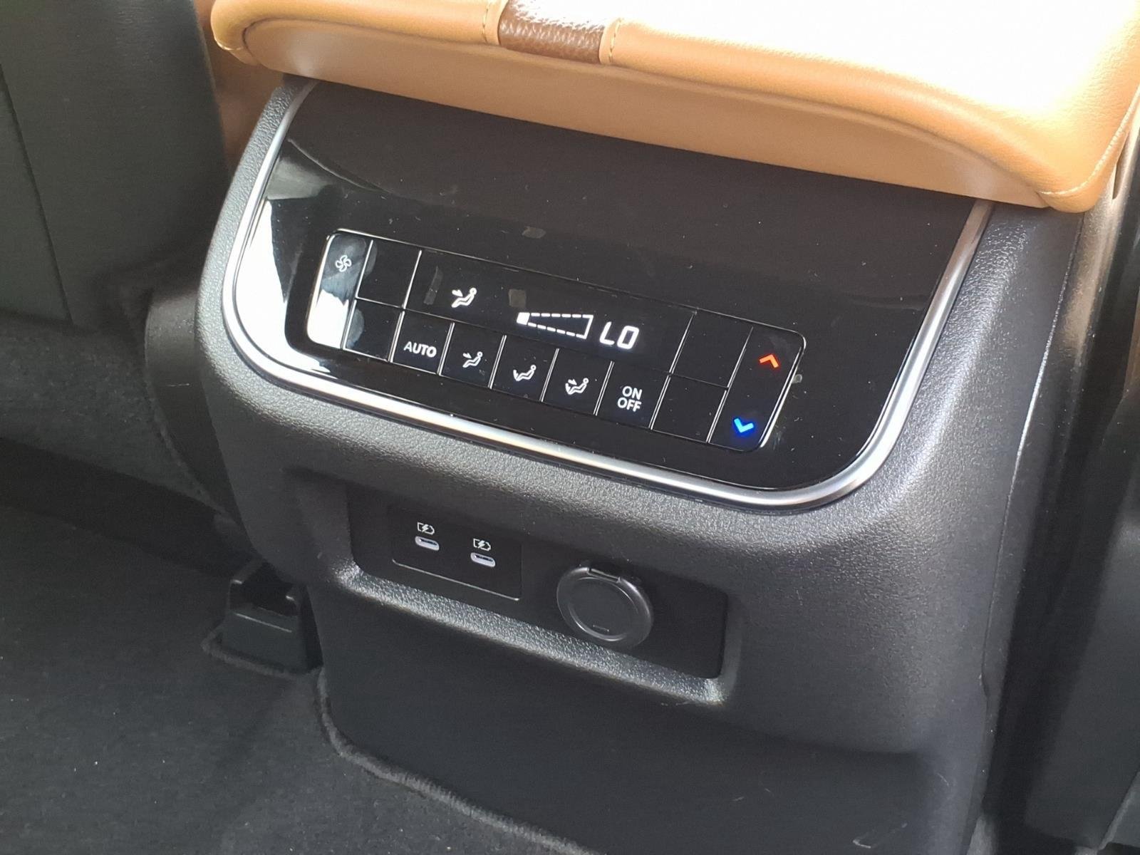Used 2025 Super Black Nissan SL image 20