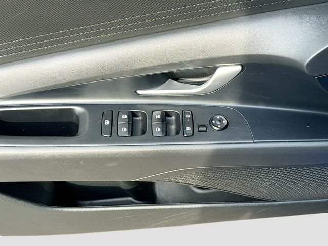 Used 2024 Blue Hyundai SE image 17