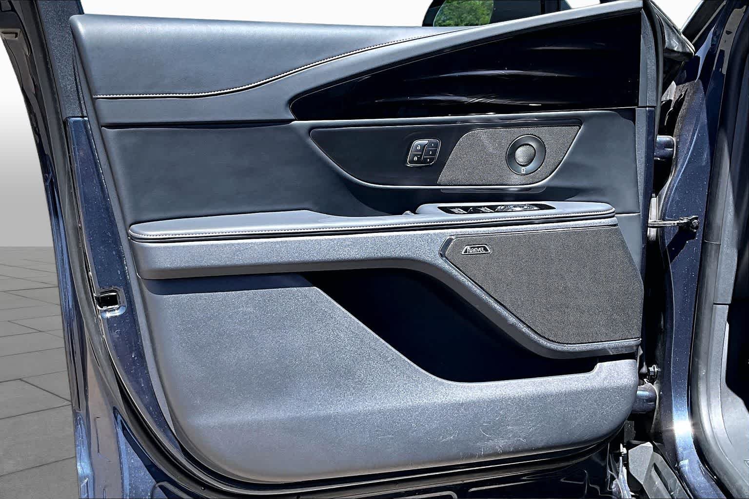 Used 2024 Blue Panther Lincoln Premiere image 21