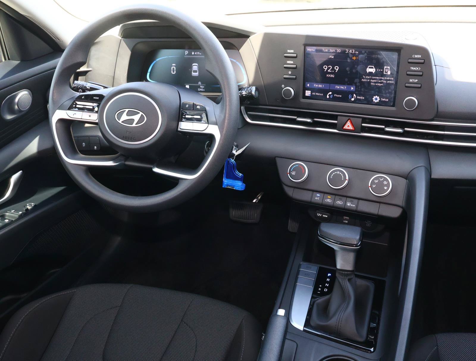 2026 Hyundai Elantra SE - Photo 10