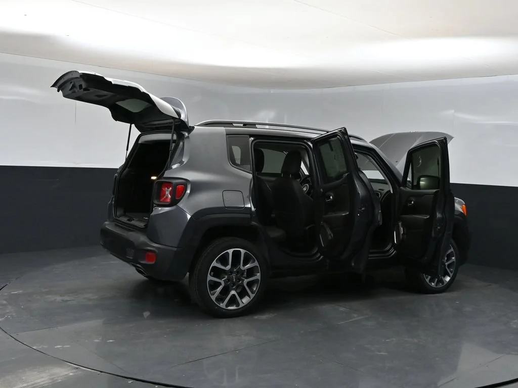 Used 2022 Gray Jeep Limited image 35