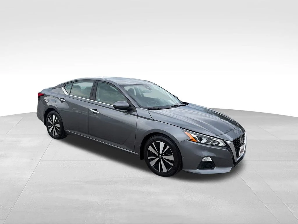 Used 2022 Gray Nissan 2.5 SV image 8