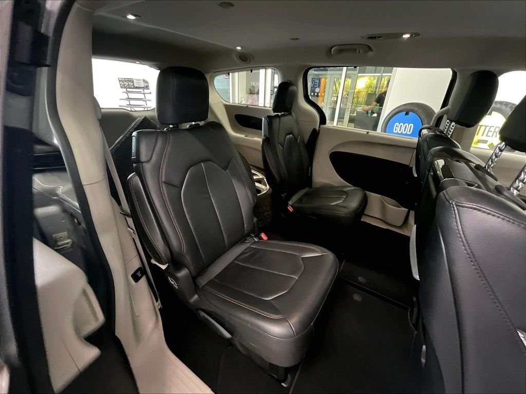 Used 2017 Billet Silver Metallic Clearcoat Chrysler Touring L Plus image 16