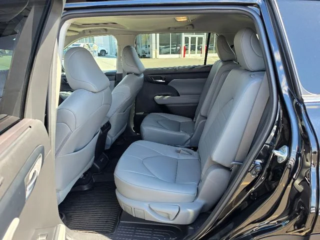 2023 Toyota Highlander XLE - Photo 22