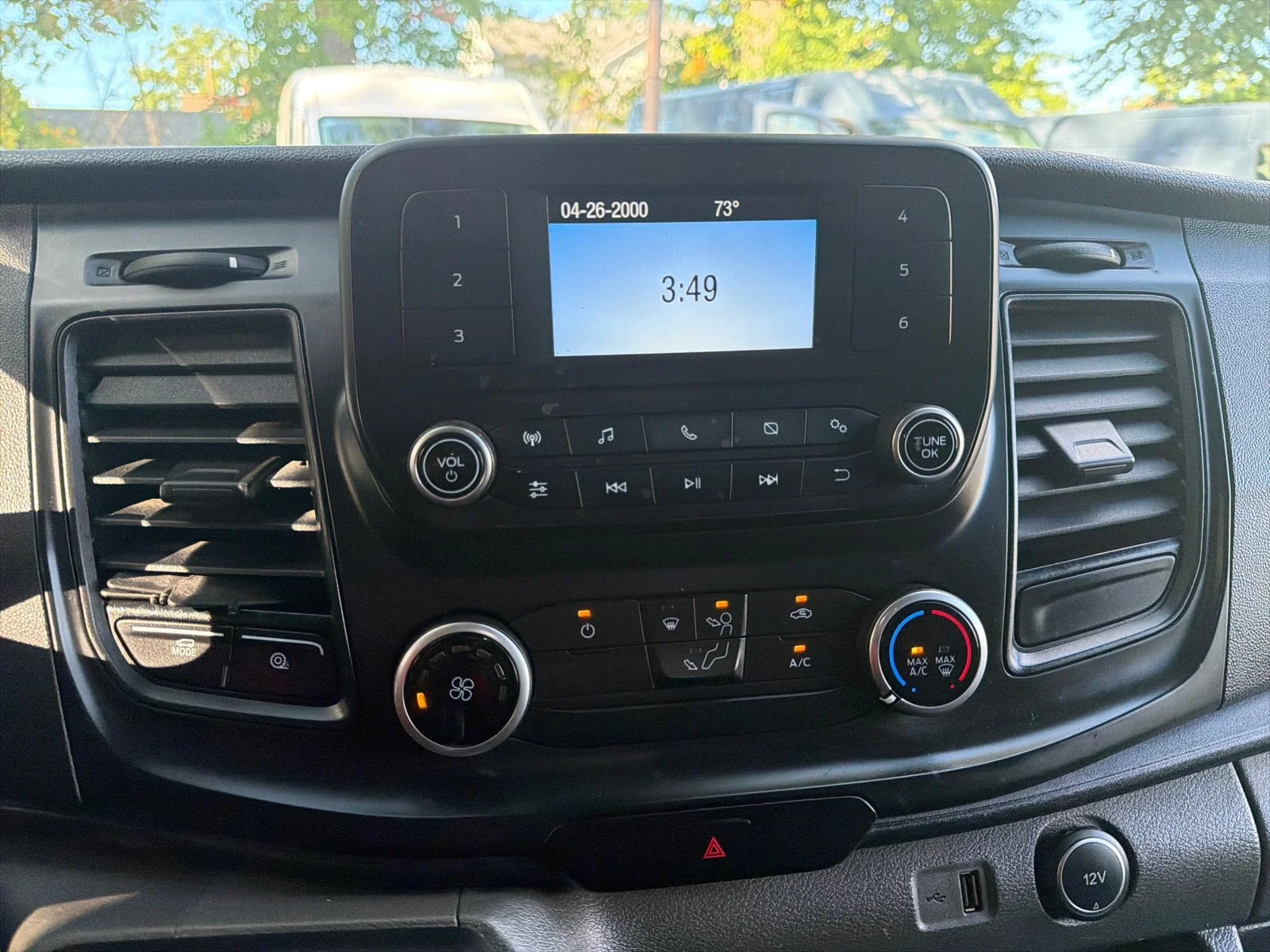 Used 2020 Oxford White Ford T250 MED ROOF image 18